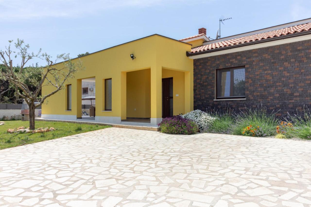 Modern Villa Eve In Medulin With Pool Near The Beach Exterior photo