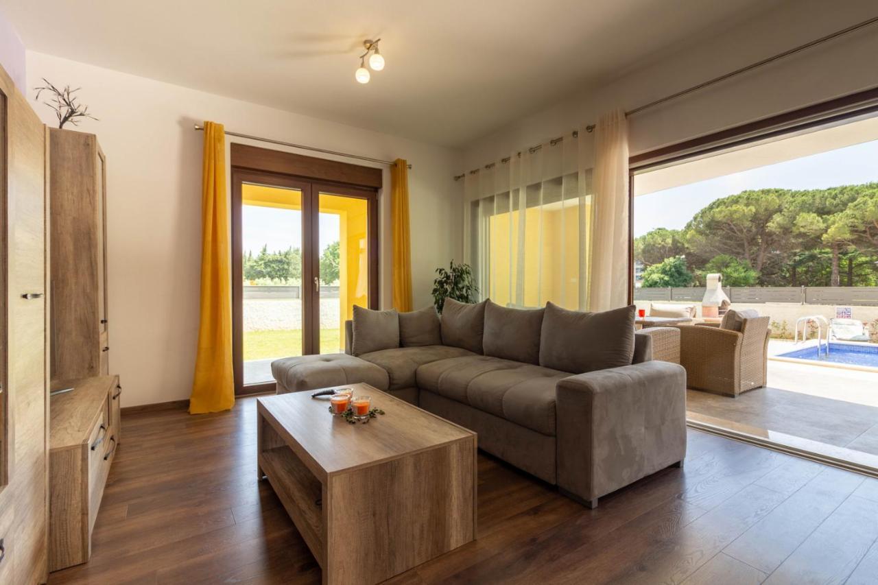 Modern Villa Eve In Medulin With Pool Near The Beach Exterior photo