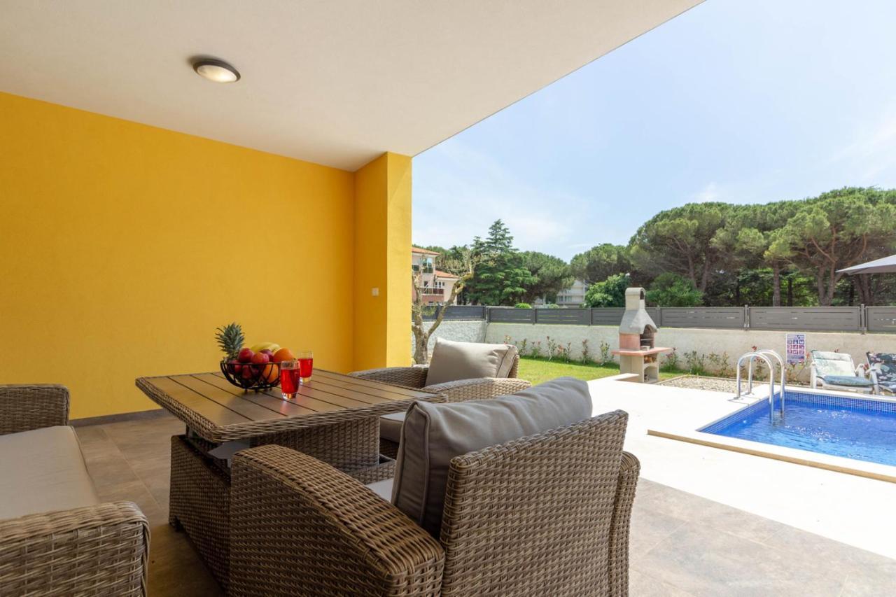 Modern Villa Eve In Medulin With Pool Near The Beach Exterior photo